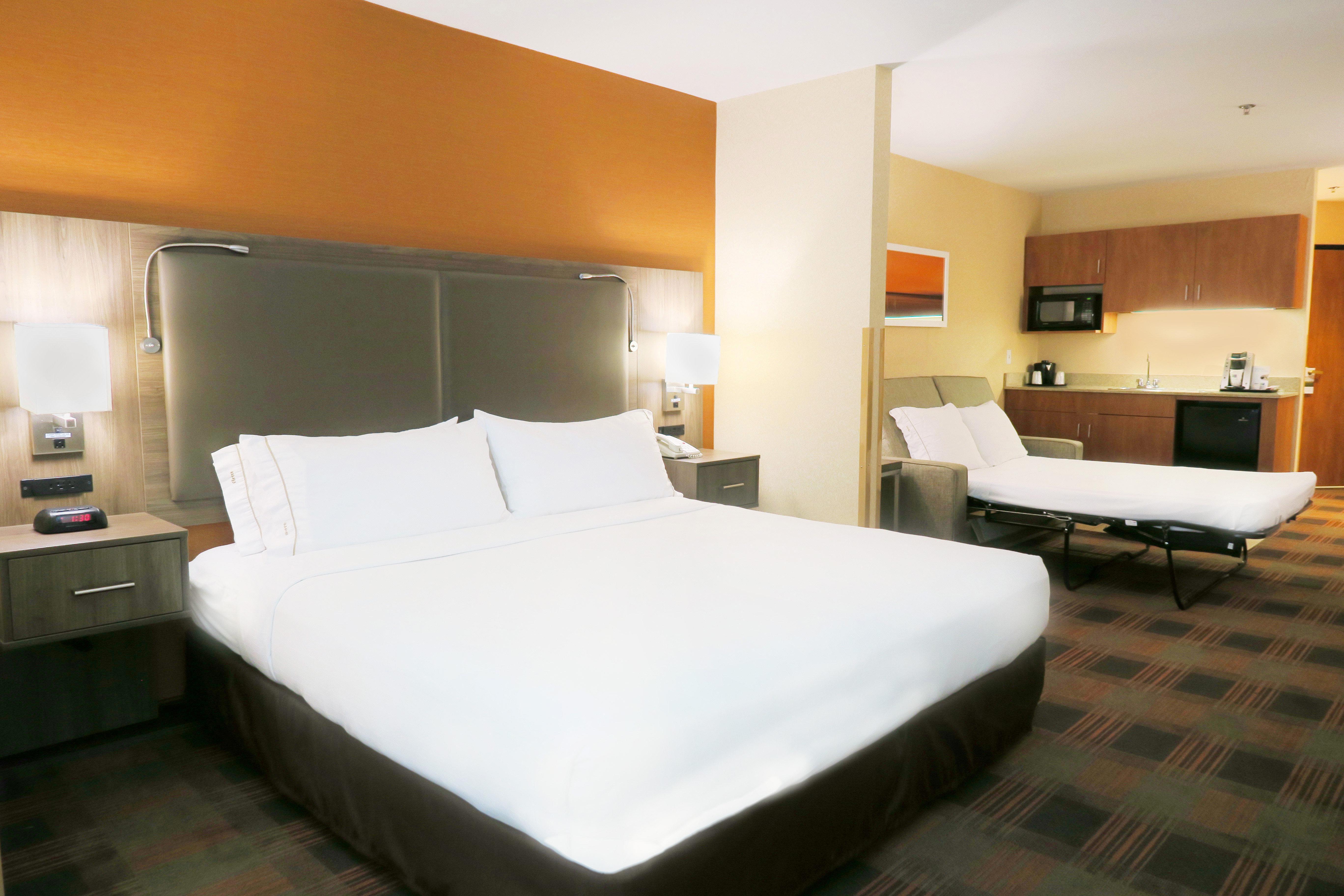 Holiday Inn Express & Suites Elk Grove Central - Hwy 99 By Ihg Eksteriør bilde