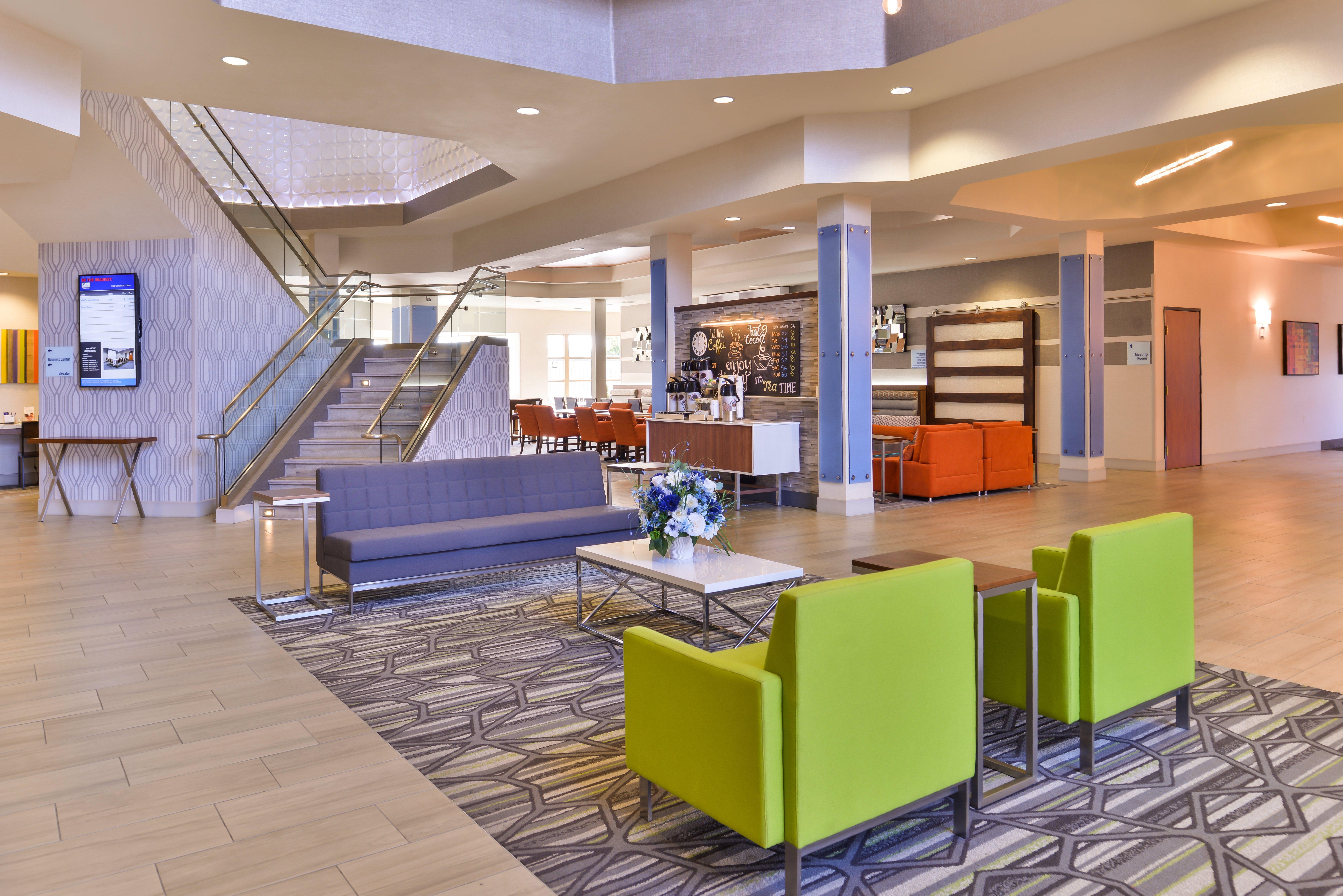 Holiday Inn Express & Suites Elk Grove Central - Hwy 99 By Ihg Eksteriør bilde