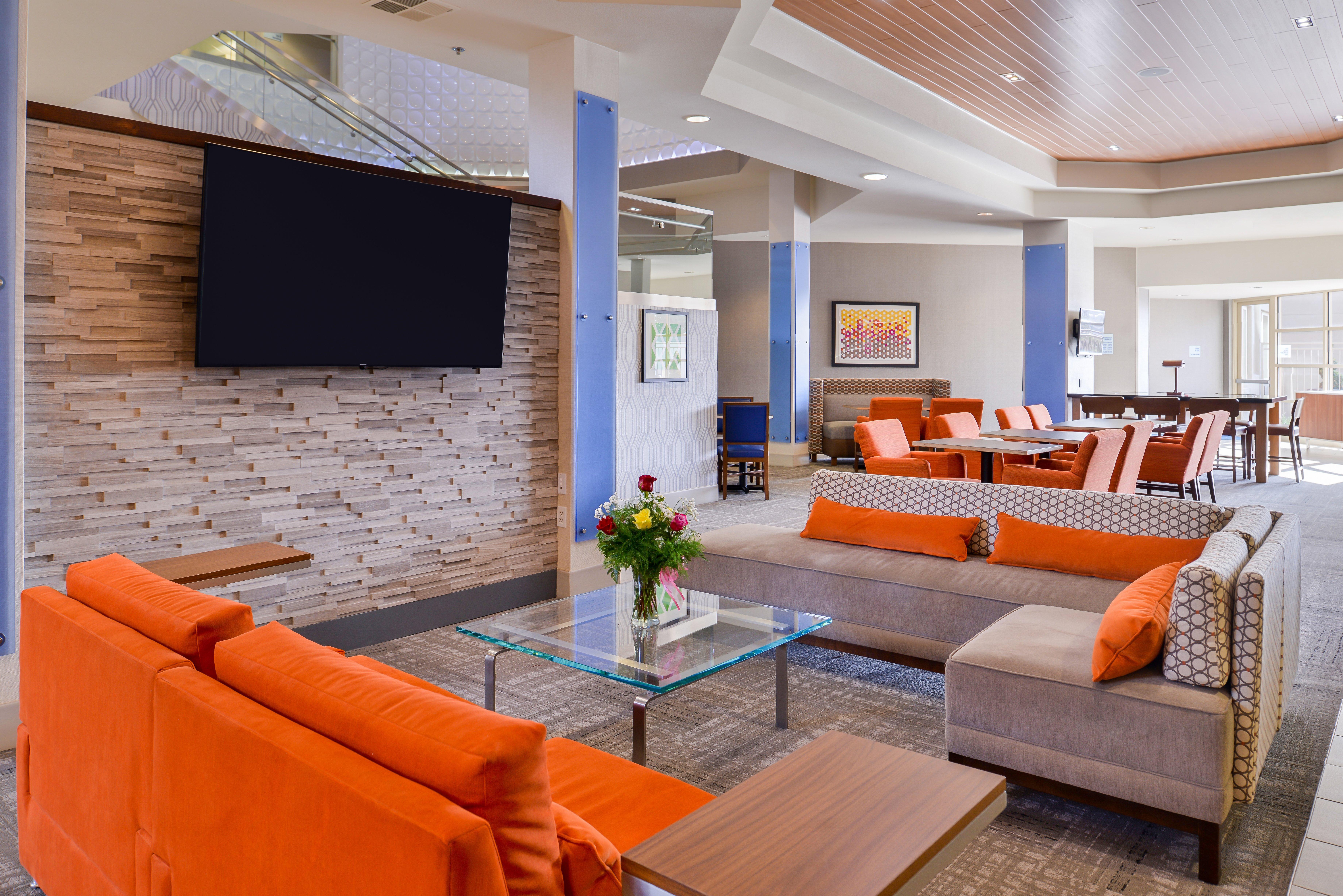 Holiday Inn Express & Suites Elk Grove Central - Hwy 99 By Ihg Eksteriør bilde