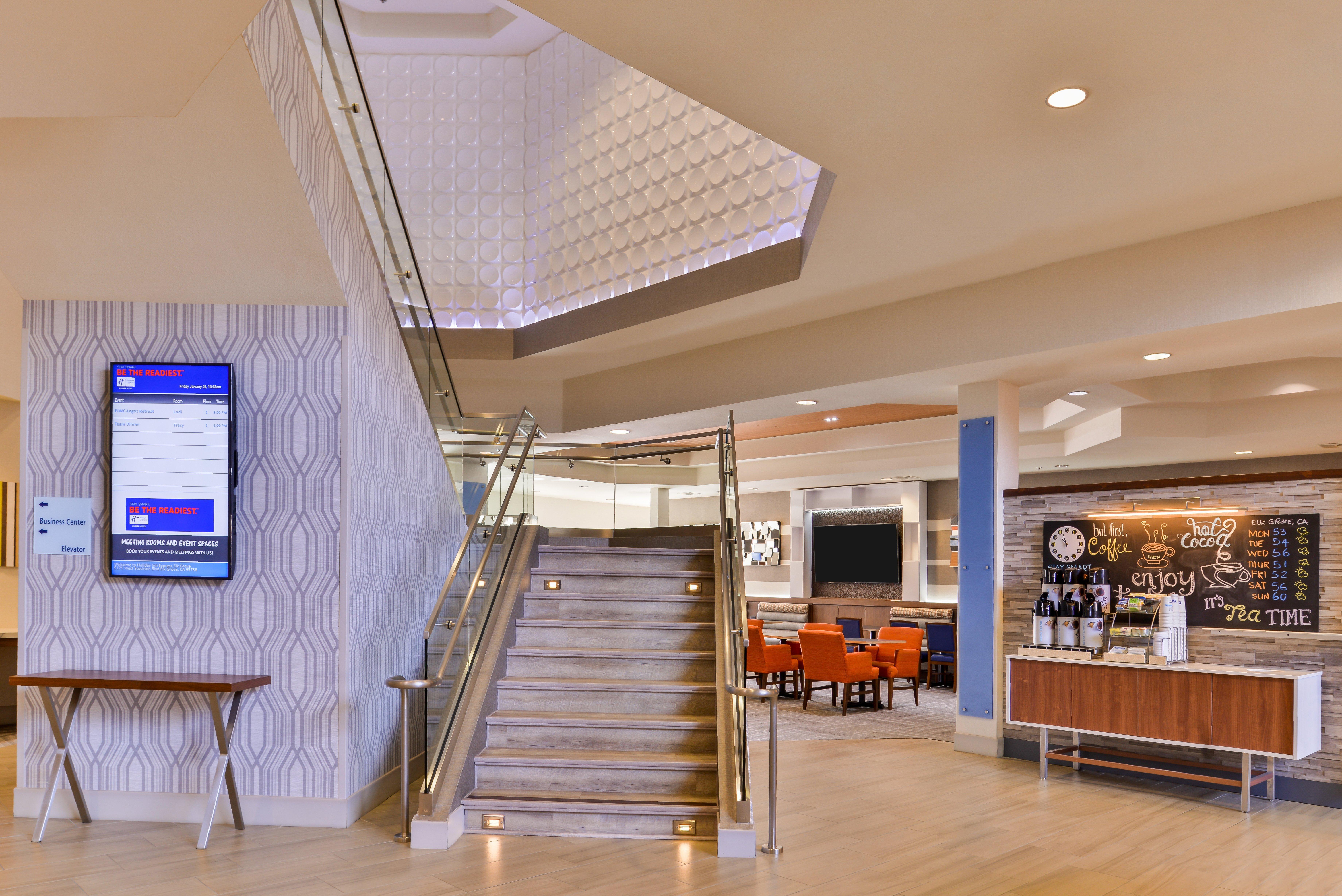 Holiday Inn Express & Suites Elk Grove Central - Hwy 99 By Ihg Eksteriør bilde