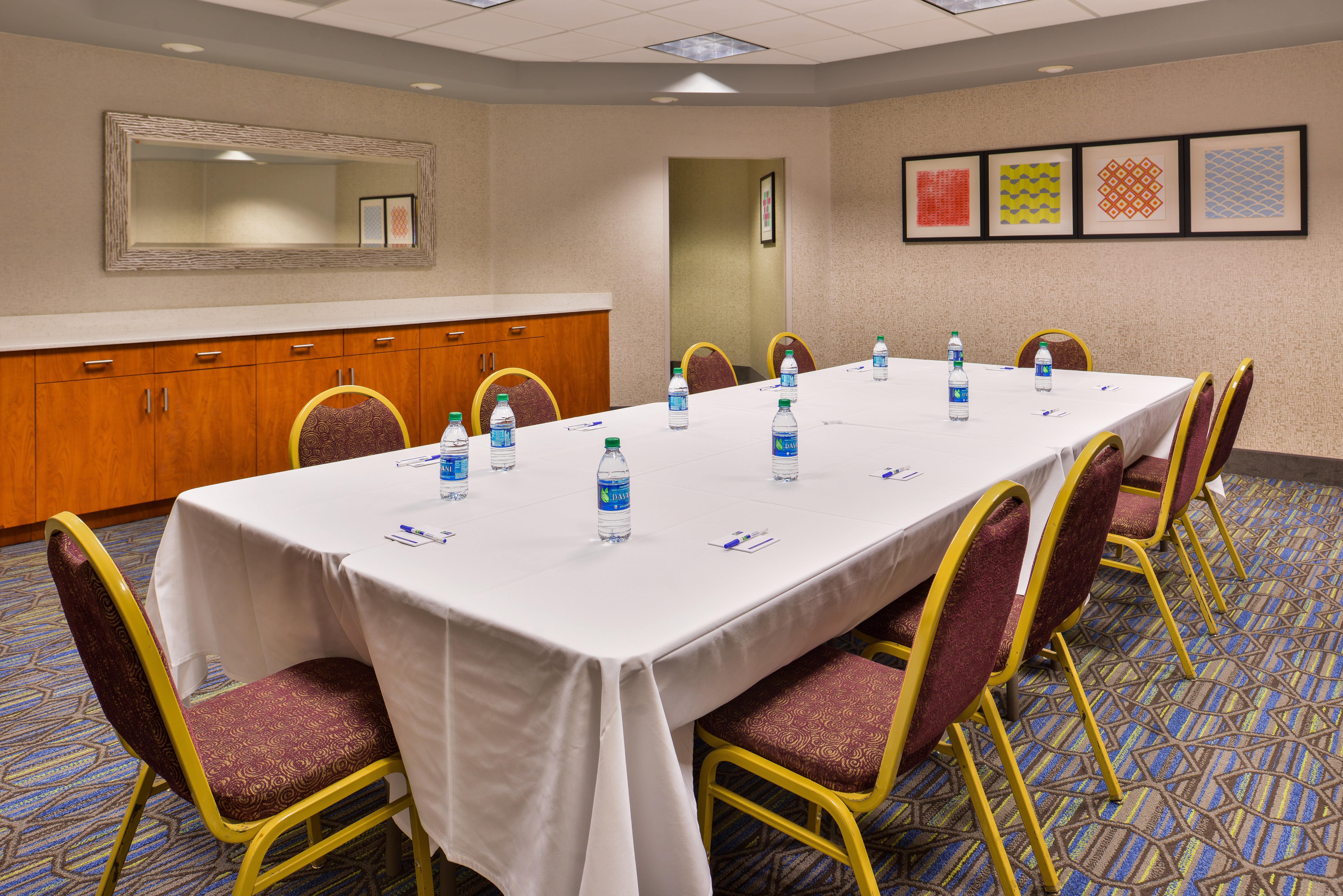 Holiday Inn Express & Suites Elk Grove Central - Hwy 99 By Ihg Eksteriør bilde