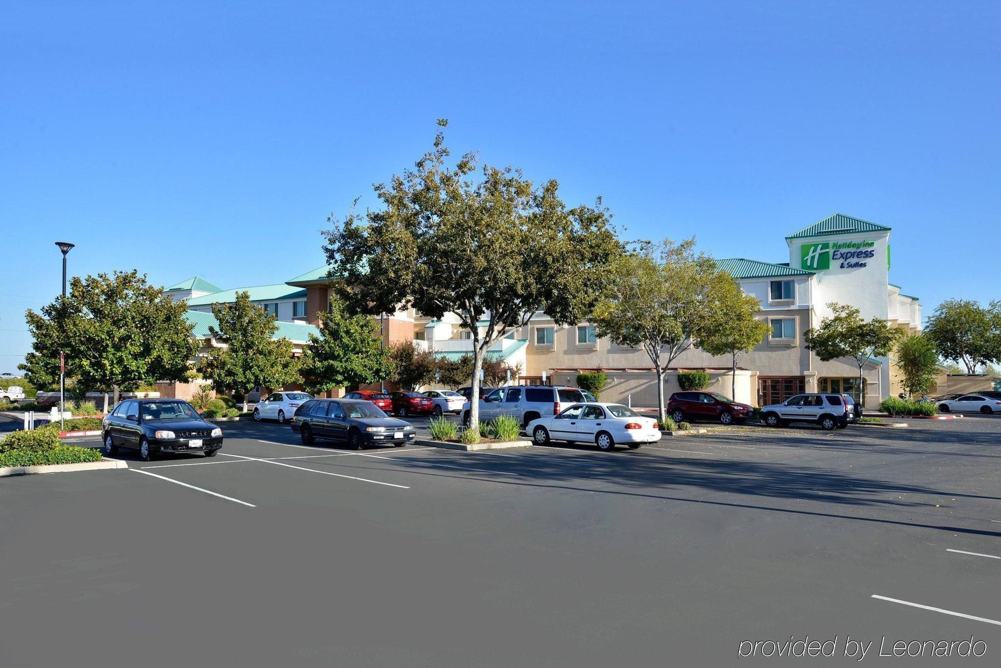 Holiday Inn Express & Suites Elk Grove Central - Hwy 99 By Ihg Eksteriør bilde