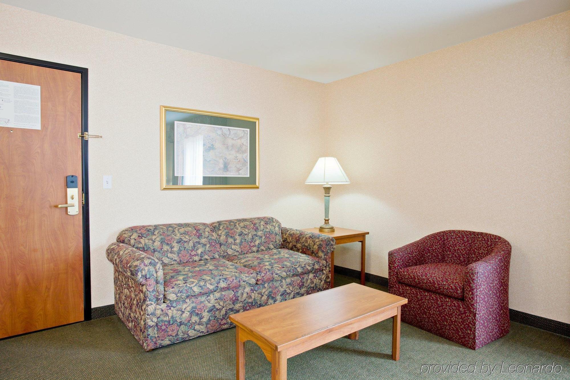 Holiday Inn Express & Suites Elk Grove Central - Hwy 99 By Ihg Eksteriør bilde